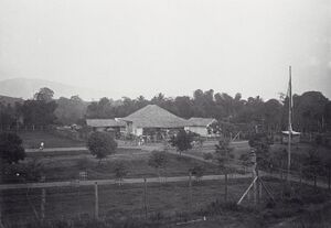 COLLECTIE TROPENMUSEUM Het huis van Hendrik Colijn te Seulimeum Atjeh TMnr 60038948.jpg