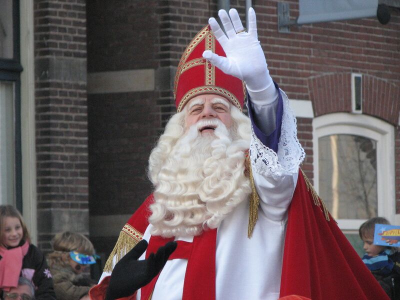 Bestand:Sinterklaas arrives in the Netherlands.jpg