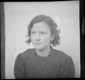 Dina-Kuijten pasfoto 1940-1945.jpg