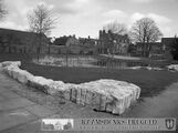 L.M. Tangel (Loek) - February 1999 - Exterieur overzicht achterzijde gemeentehuis met ruime omgeving - Raamsdonksveer - 20320184 - Rijksdienst voor het Cultureel Erfgoed Villa Chartroise: Exterieur overzicht achterzijde gemeentehuis met ruime omgeving