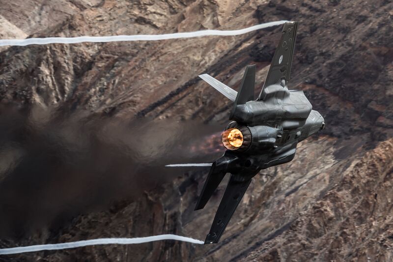 Bestand:Royal Netherlands Air Force F-35A Lightning II cannon trials from Edwards Air Force Base.jpg