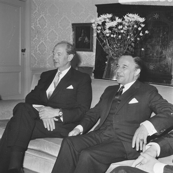 Bestand:Minister-president Jack Lynch (links) en premier Piet de Jong, Bestanddeelnr 920-4280.jpg