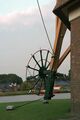 Kruiwiel en kruipaal, molen De Korpershoek. Kruiwiel vastgezet met spaakketting.
