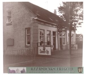 Stations koffiehuis H.J. Bouwens omstreeks 1970.