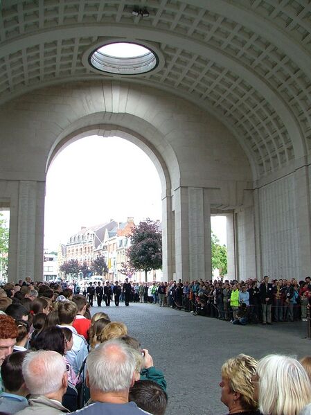 Bestand:MeninGateCeremony.jpg