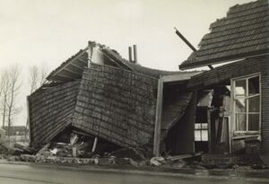 Oosterhoutseweg 23 is tijdens de watersnood van 1953 weggeslagen